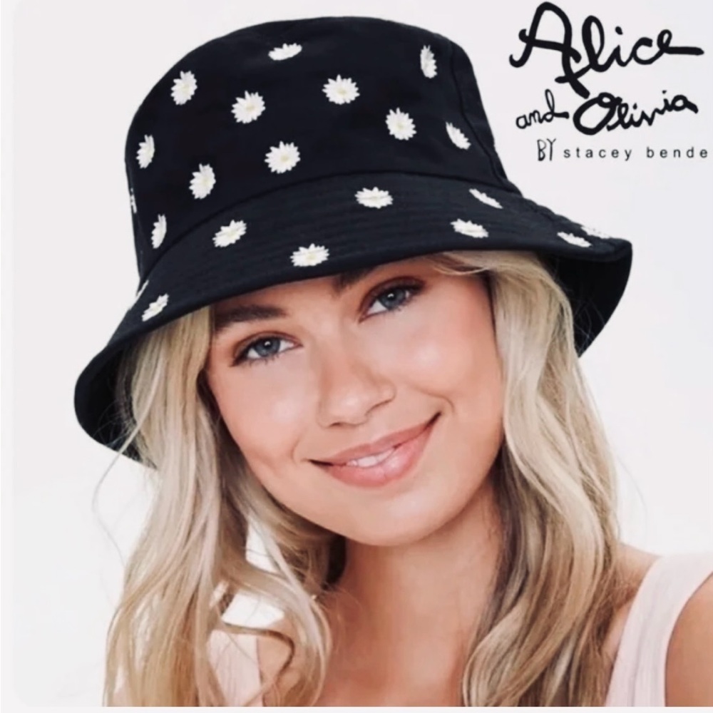 Alice + Olivia Reversible Bucket Hat - Picture 3 of 7